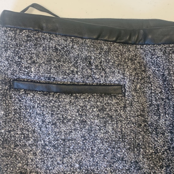 Gap mini shirt size 6 like new. Wool blend . - Picture 2 of 8